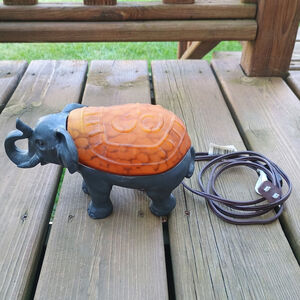 Vintage Cheyenne Elephant Amber Glass Shell Table Lamp Nightlight
